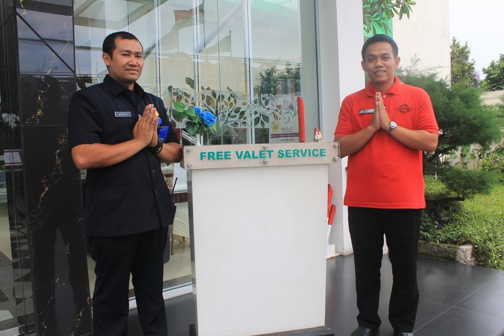 Agria Hotel Bogor Exterior foto