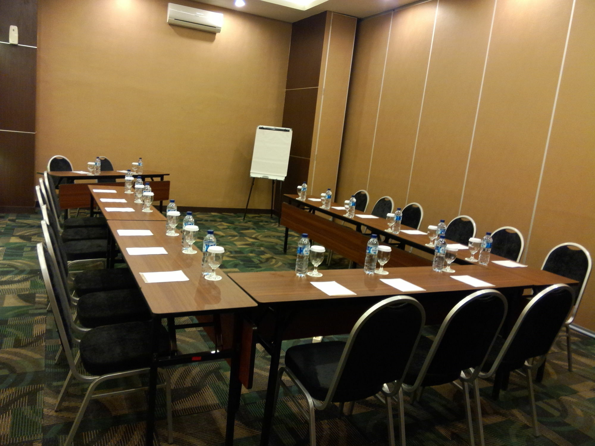 Agria Hotel Bogor Exterior foto
